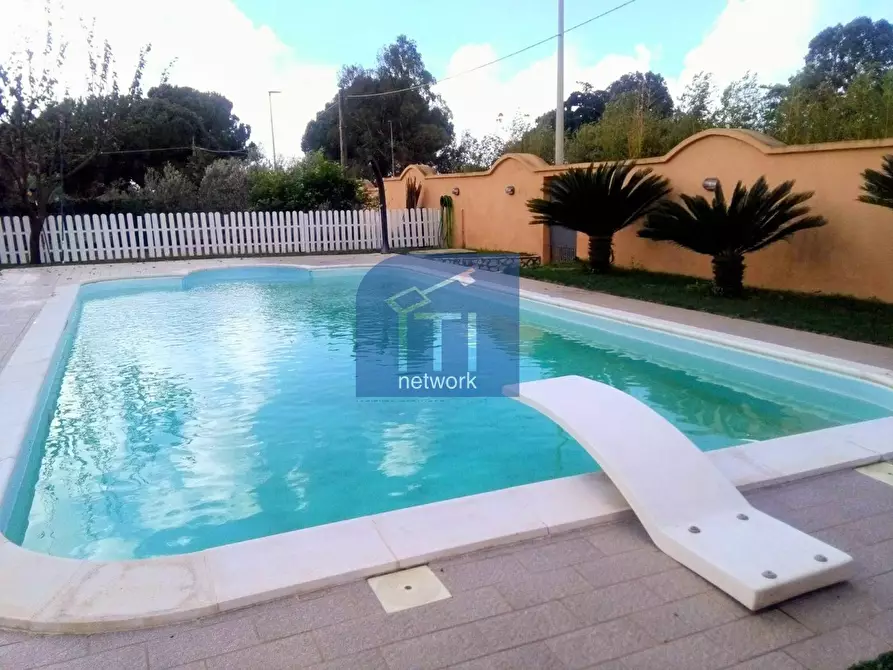 Immagine 2 di Villa in vendita  in VIA ASSISI a Pomezia