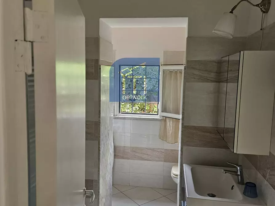 Immagine 13 di Villa in vendita  in VIALE SPAGNA a Pomezia