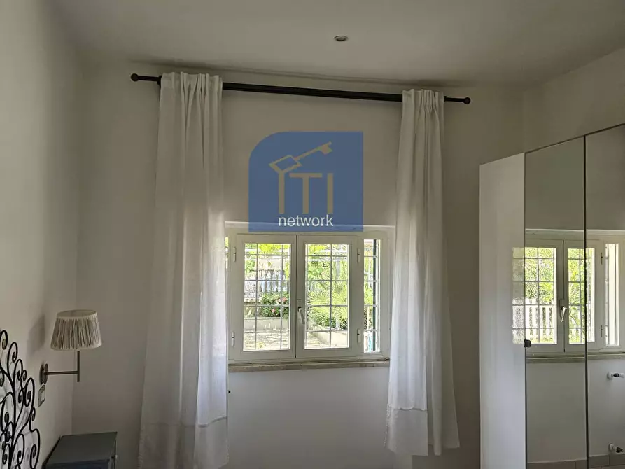 Immagine 21 di Villa in vendita  in VIALE SPAGNA a Pomezia