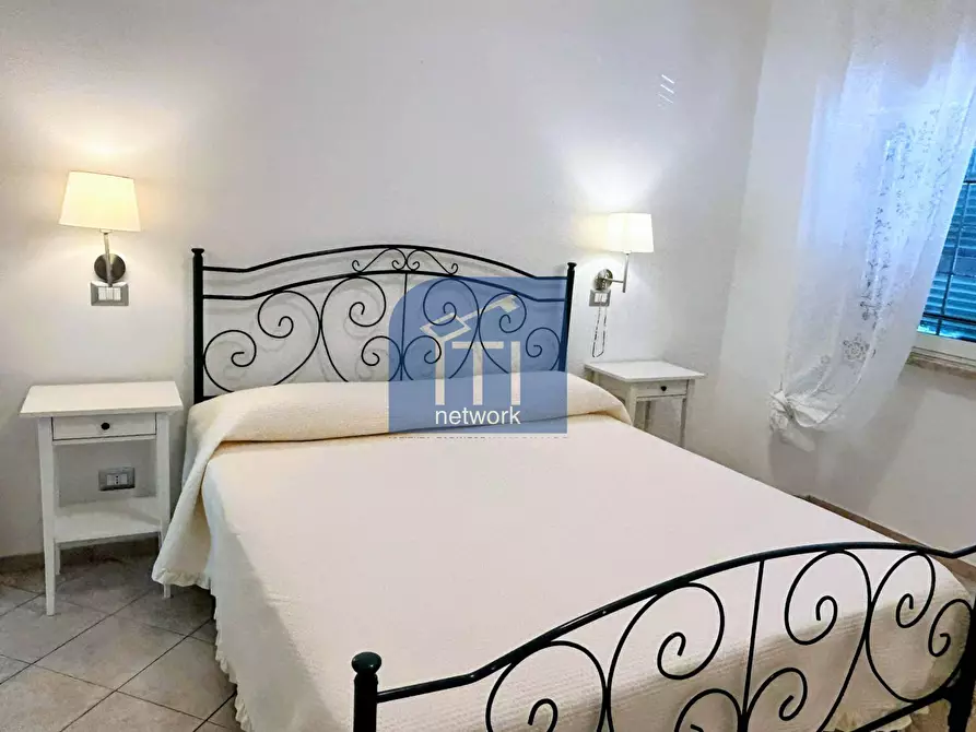 Immagine 32 di Villa in vendita  in VIALE SPAGNA a Pomezia