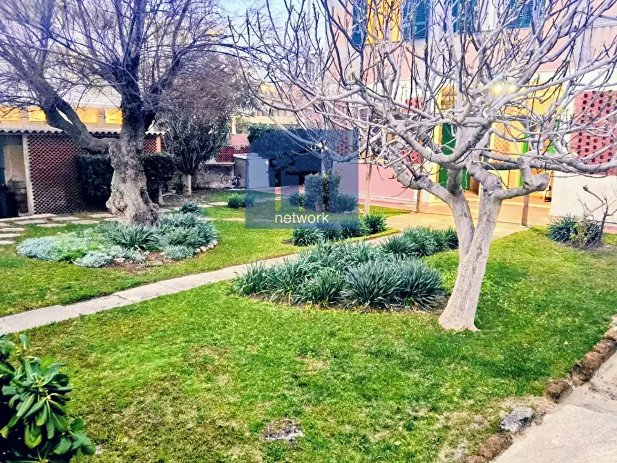 Immagine 3 di Villa in vendita  in VIALE SPAGNA a Pomezia