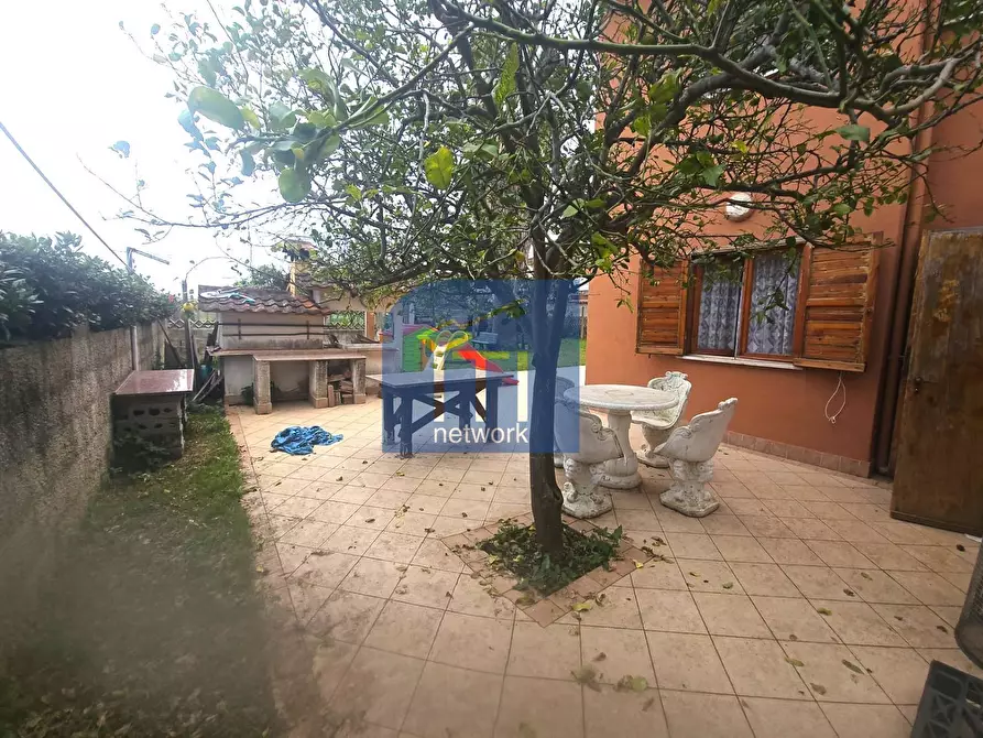 Immagine 21 di Villetta a schiera in vendita  in Via dell' Orione a Pomezia