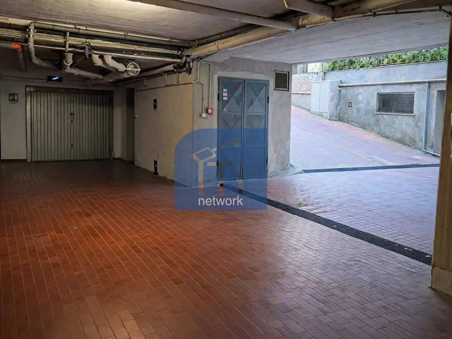 Immagine 5 di Box auto in vendita  in Viale Dei Promontori 392 a Roma