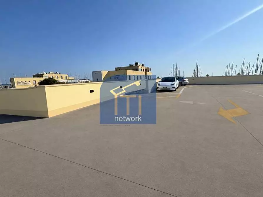 Immagine 13 di Box auto in vendita  in Lungomare Duca degli Abruzzi 84 a Roma