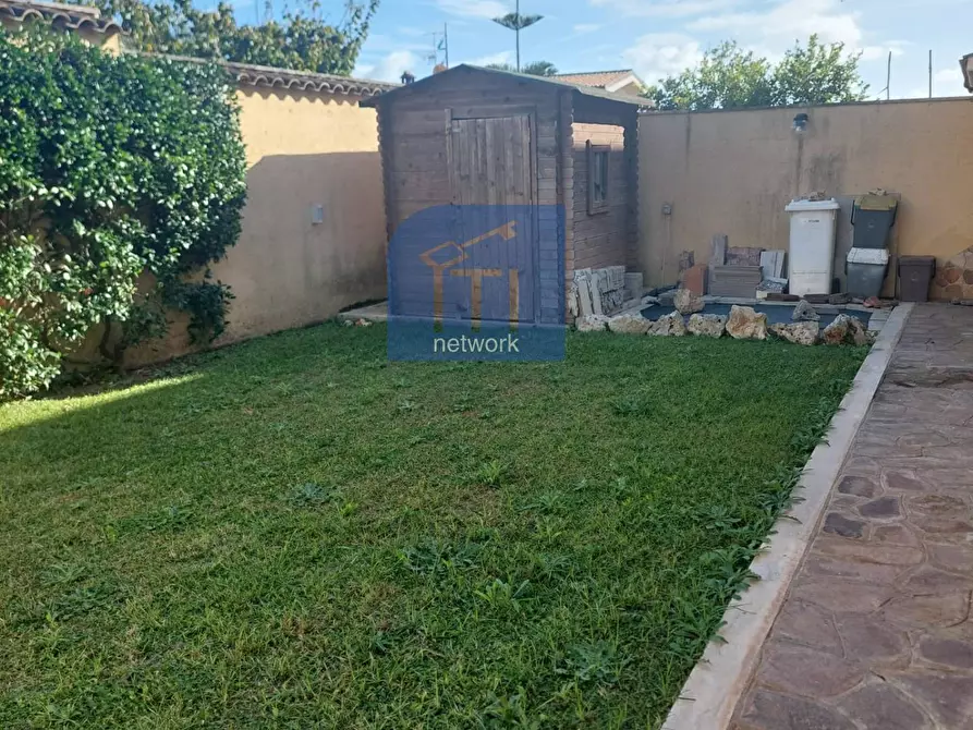 Immagine 10 di Villa in vendita  in via saturno a Anzio