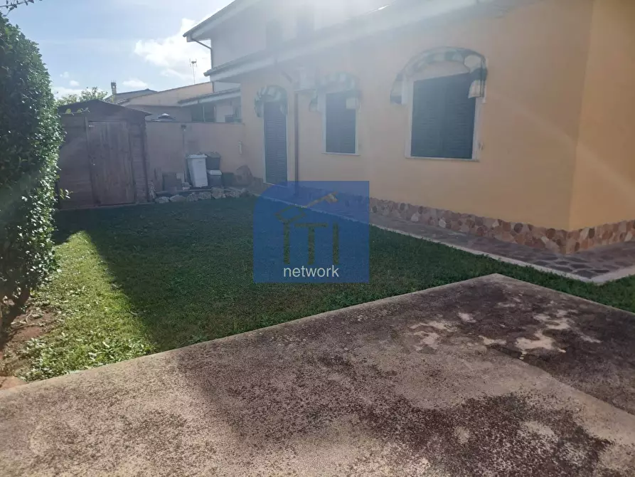 Immagine 12 di Villa in vendita  in via saturno a Anzio