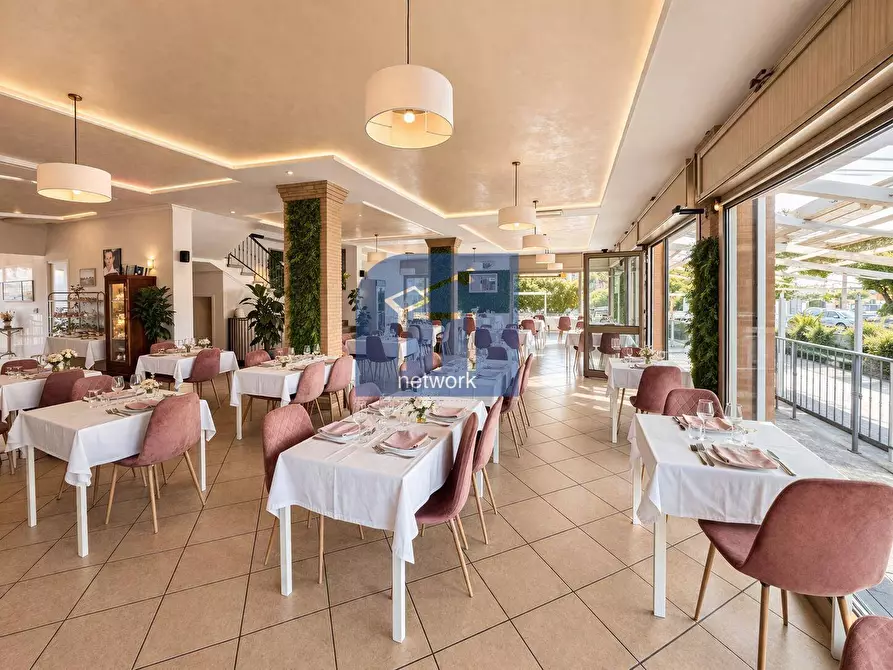 Immagine 5 di Attività commerciale in vendita  in Via Trincea delle Frasche 65 a Grottaferrata