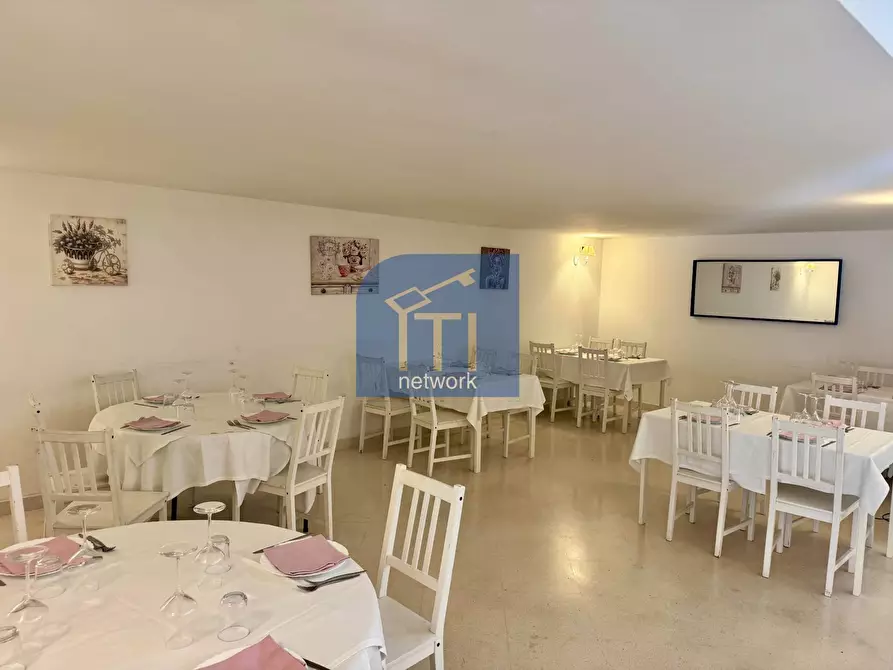 Immagine 34 di Attività commerciale in vendita  in Via Trincea delle Frasche 65 a Grottaferrata