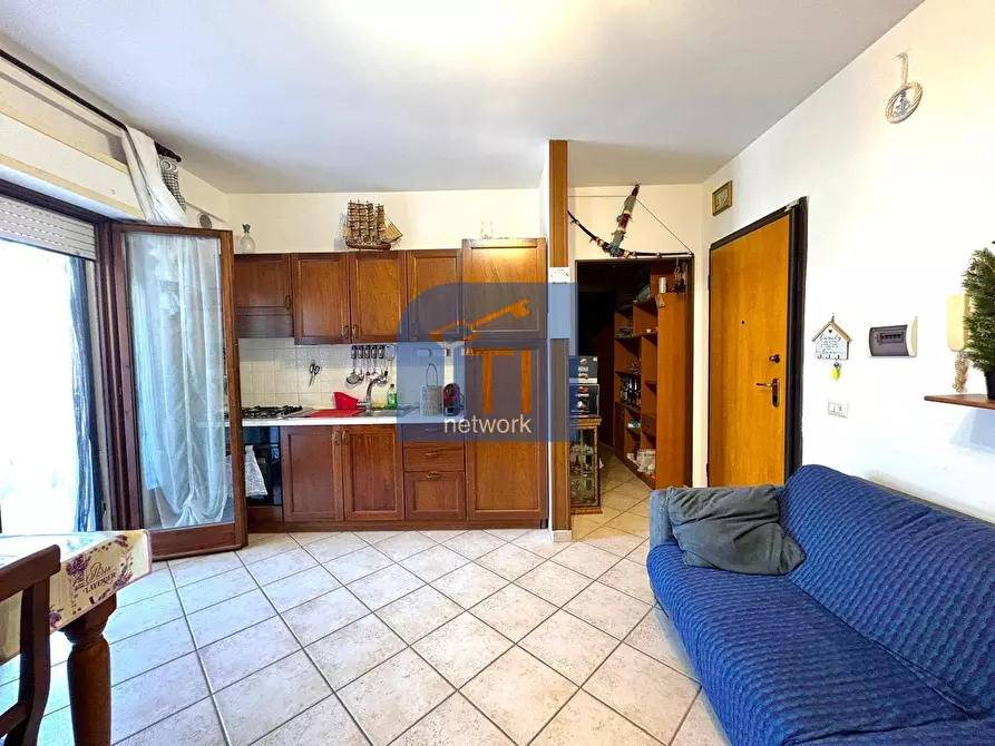 Immagine 4 di Appartamento in vendita  in Via Ischia a Ardea