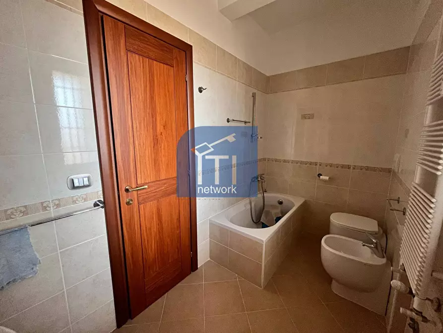 Immagine 17 di Attico in vendita  in Via Delle Gondole a Roma