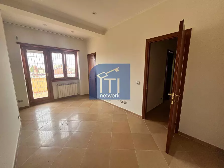 Immagine 12 di Attico in vendita  in Via Delle Gondole a Roma