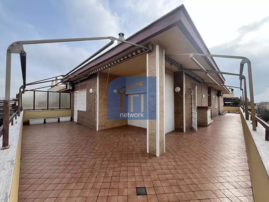 Immagine 2 di Attico in vendita  in Via Delle Gondole a Roma