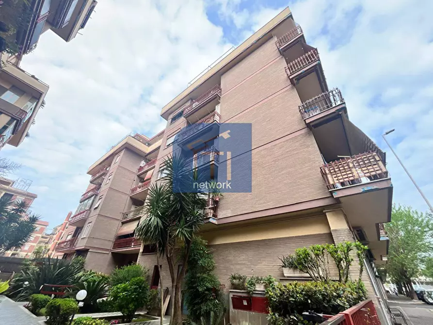 Immagine 1 di Attico in vendita  in Via Delle Gondole a Roma