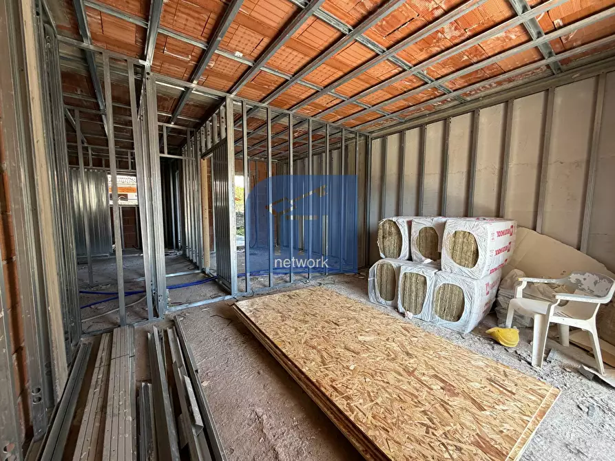 Immagine 28 di Appartamento in vendita  in Viale Enea a Ardea