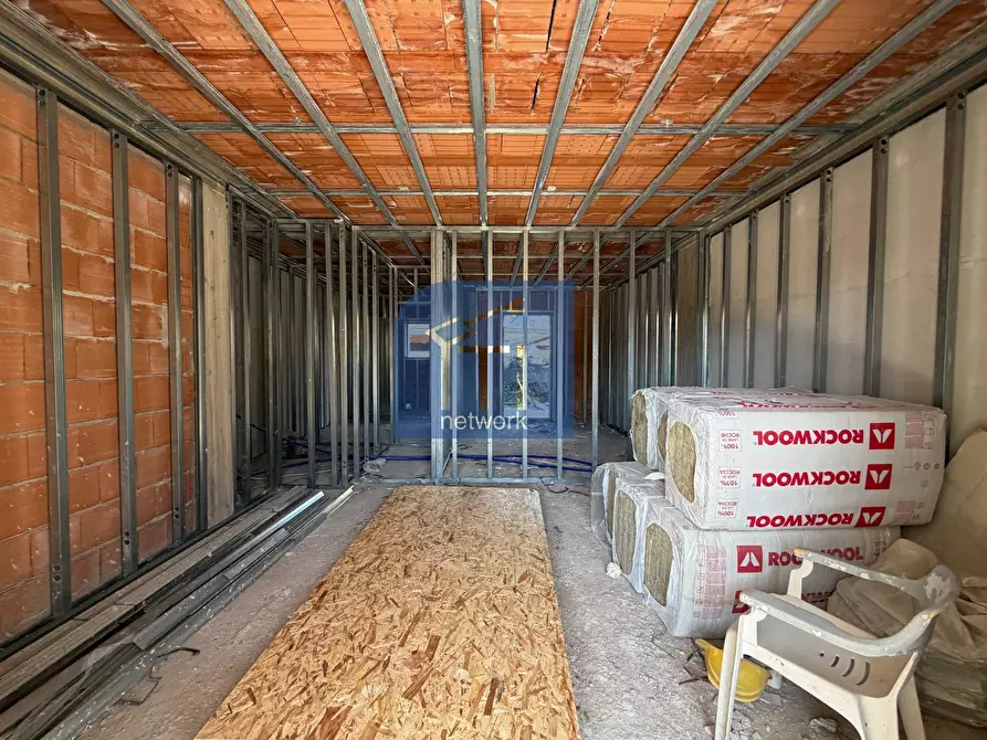 Immagine 23 di Appartamento in vendita  in Viale Enea a Ardea