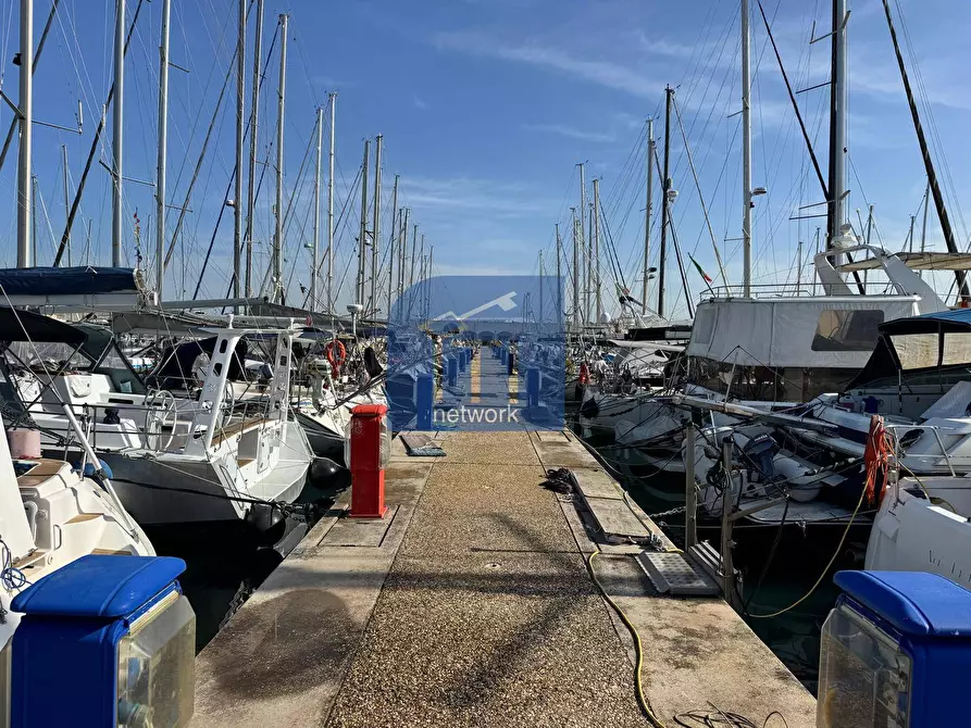 Immagine 7 di Box auto in vendita  in Lungomare Duca Degli Abruzzi 83 a Roma