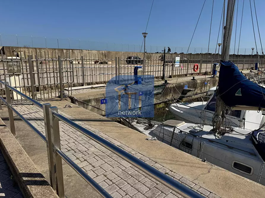 Immagine 3 di Box auto in vendita  in Lungomare Duca Degli Abruzzi 83 a Roma