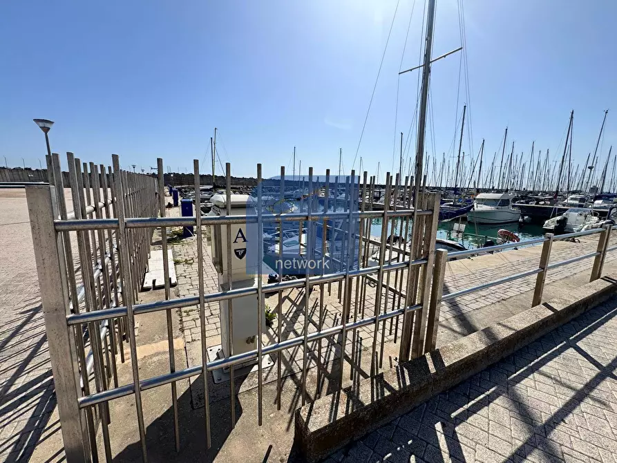 Immagine 8 di Box auto in vendita  in Lungomare Duca Degli Abruzzi 83 a Roma