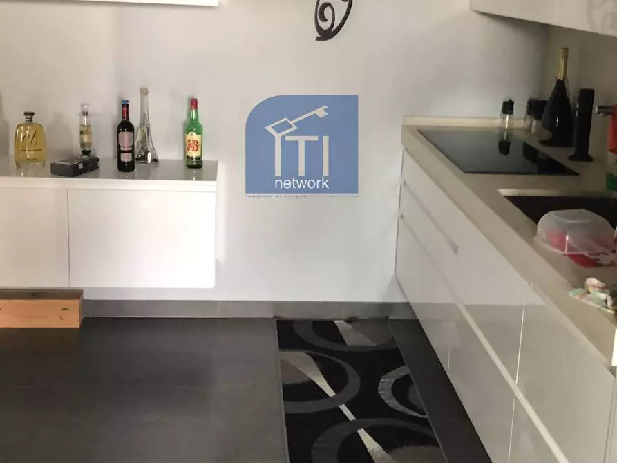 Immagine 13 di Casa semindipendente in vendita  in via Giuseppe Zanardelli a Pomezia