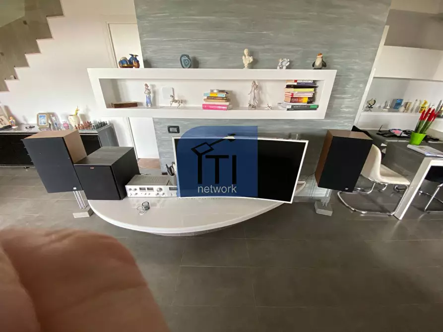 Immagine 7 di Casa semindipendente in vendita  in via Giuseppe Zanardelli a Pomezia