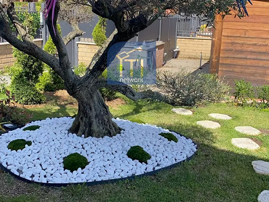 Immagine 29 di Casa semindipendente in vendita  in via Giuseppe Zanardelli a Pomezia