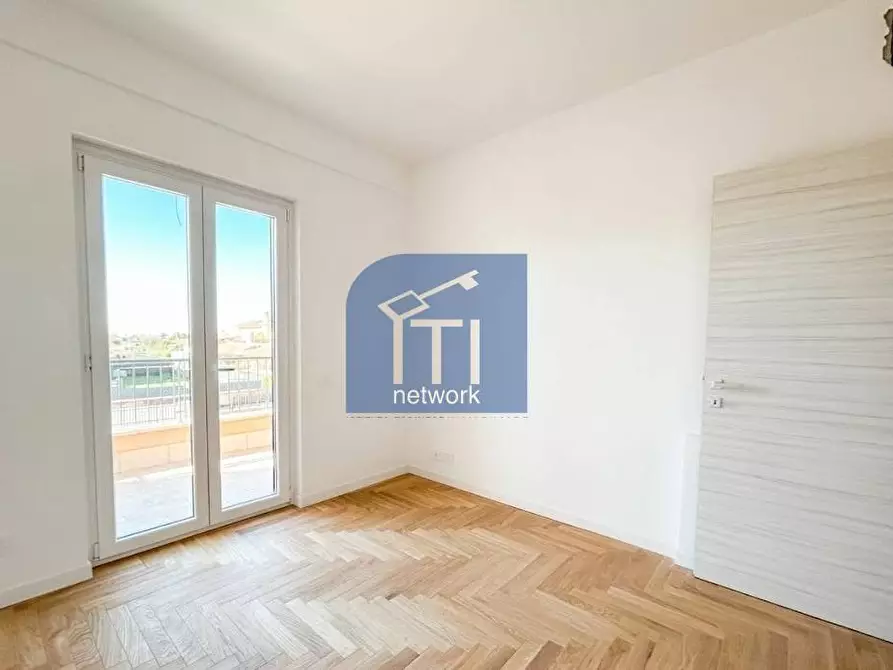 Immagine 6 di Casa semindipendente in vendita  in Alessandro Fortis a Pomezia