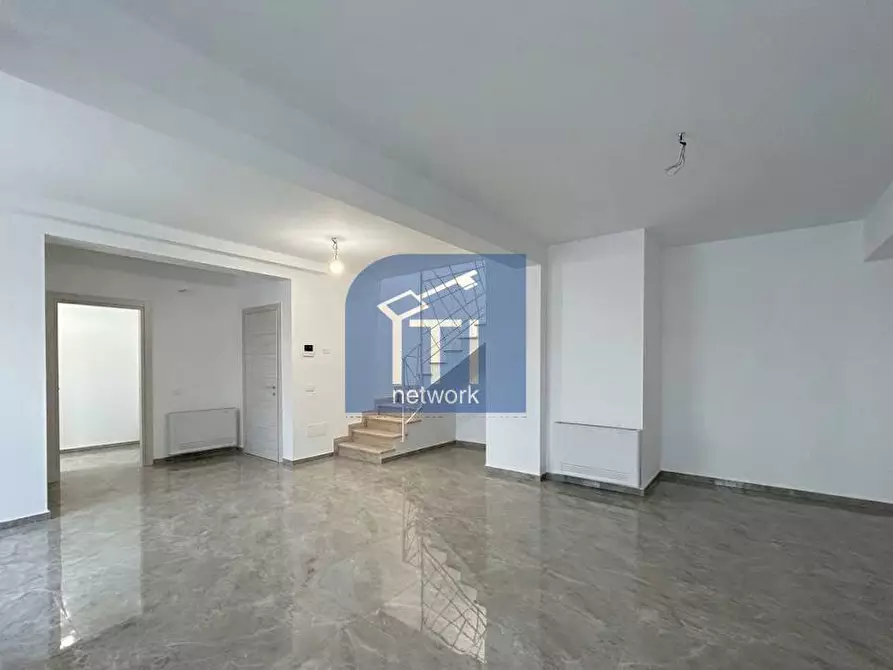 Immagine 4 di Casa semindipendente in vendita  in Alessandro Fortis a Pomezia