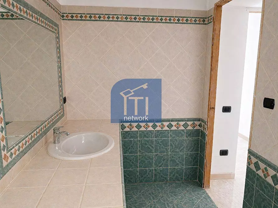 Immagine 17 di Appartamento in vendita  in Viale dei Promontori 50 a Roma