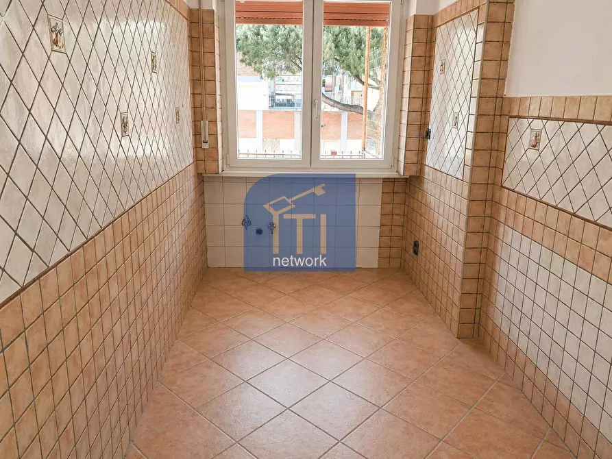 Immagine 16 di Appartamento in vendita  in Viale dei Promontori 50 a Roma