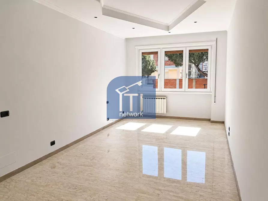 Immagine 11 di Appartamento in vendita  in Viale dei Promontori 50 a Roma