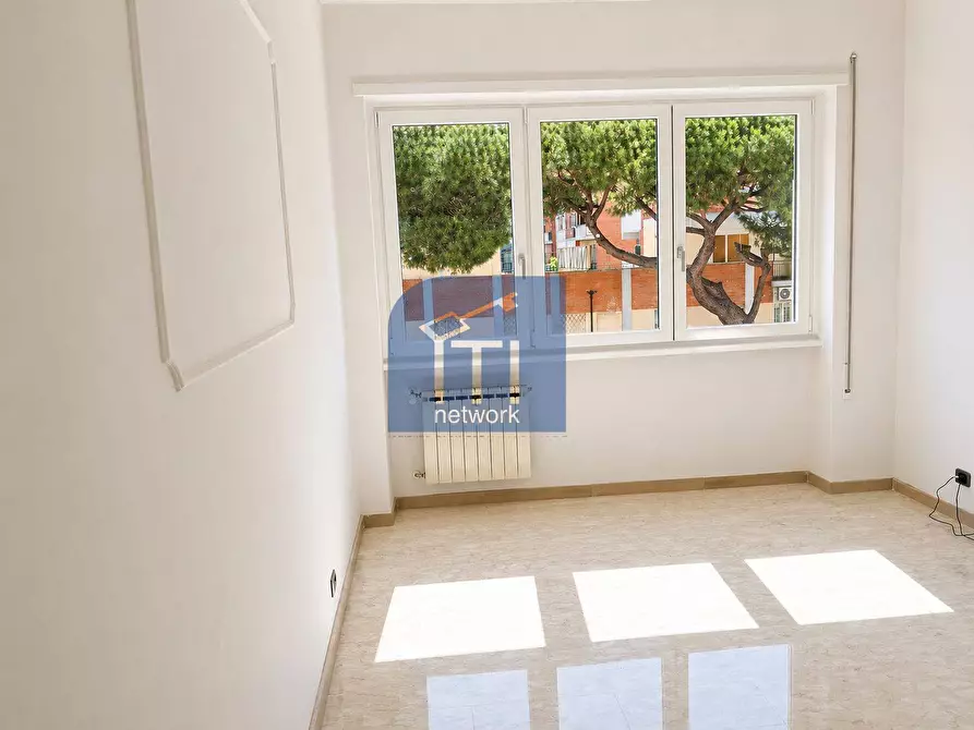 Immagine 6 di Appartamento in vendita  in Viale dei Promontori 50 a Roma