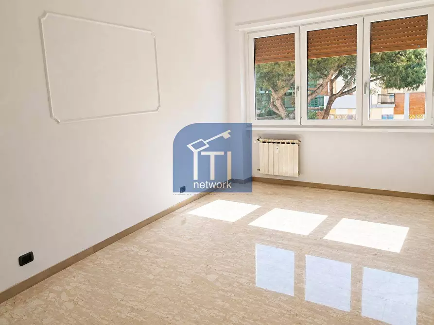 Immagine 7 di Appartamento in vendita  in Viale dei Promontori 50 a Roma