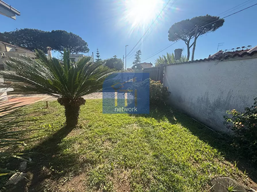 Immagine 7 di Villa in vendita  in Via Delle Mimose a Ardea