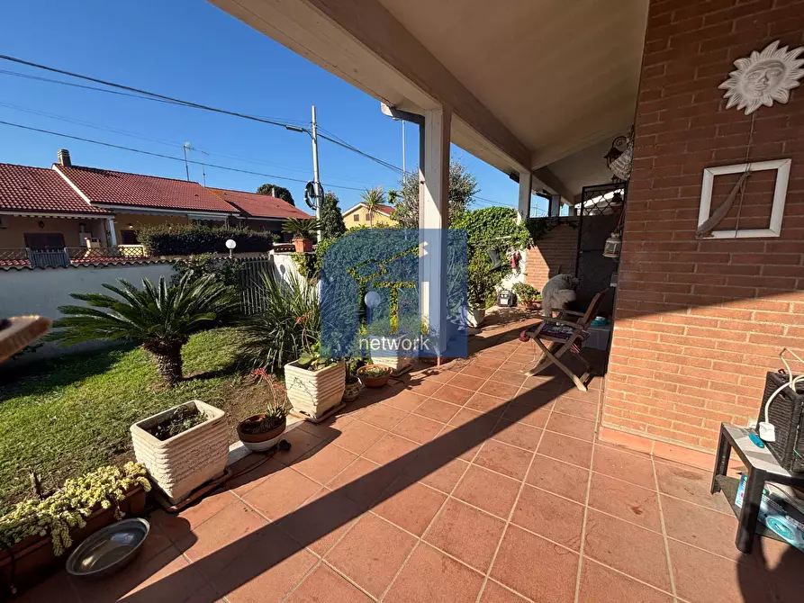 Immagine 5 di Villa in vendita  in Via Delle Mimose a Ardea