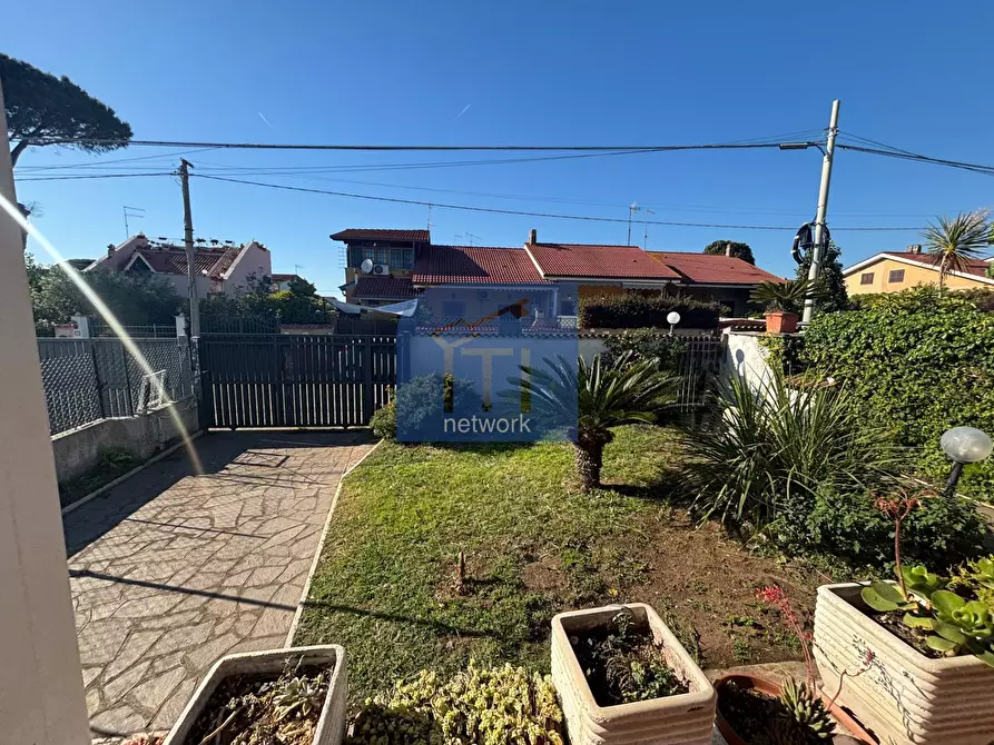 Immagine 8 di Villa in vendita  in Via Delle Mimose a Ardea
