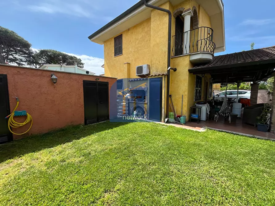 Immagine 4 di Villa in vendita  in via delle fresie a Anzio