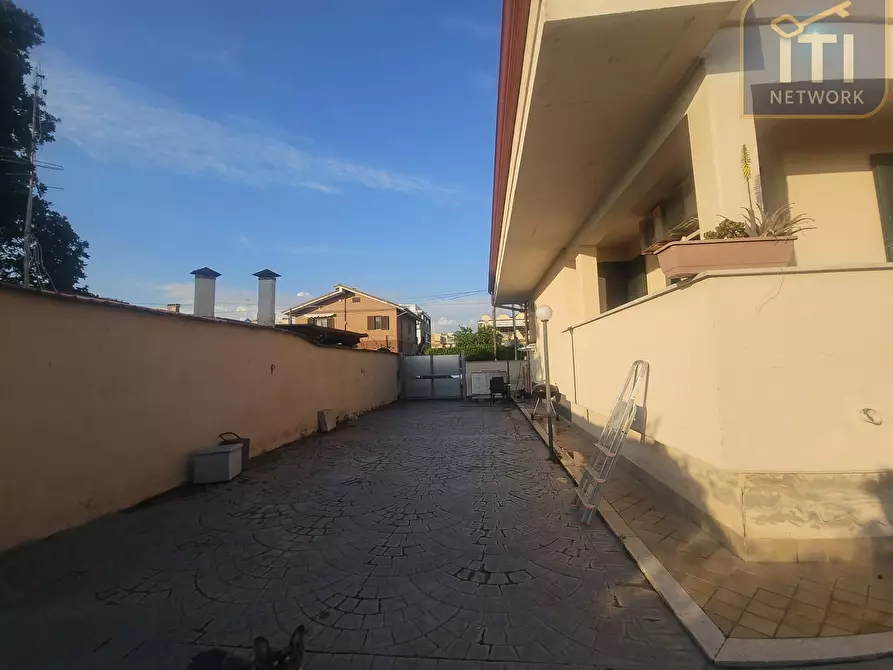 Immagine 25 di Villetta a schiera in vendita  in via mar rosso a Pomezia