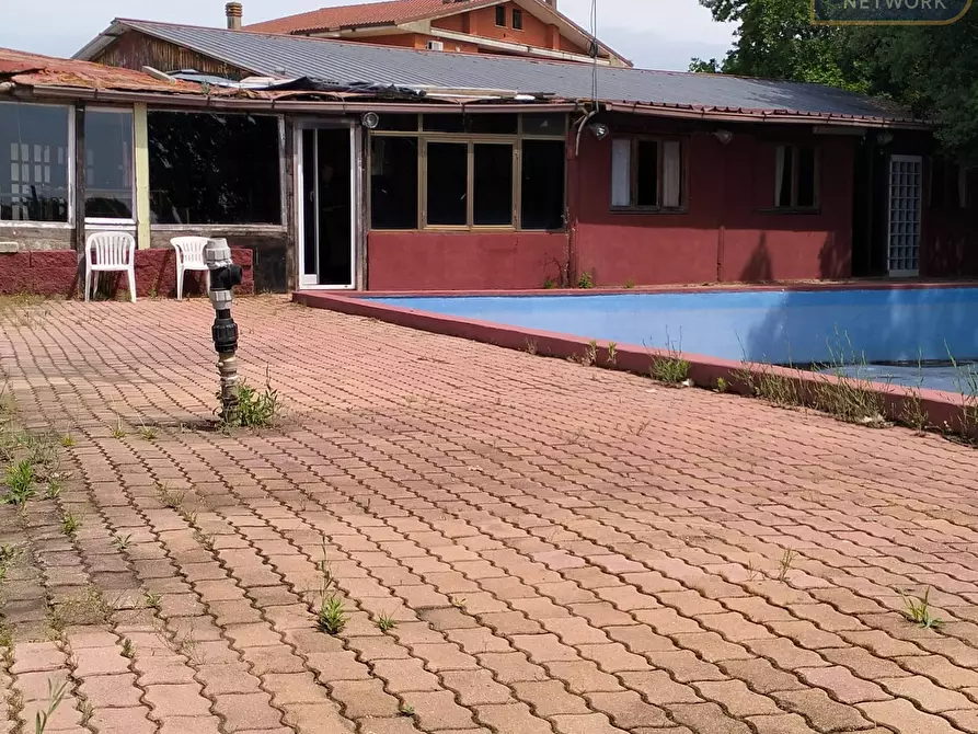 Immagine 1 di Agriturismo in vendita  in via Apriliana a Aprilia