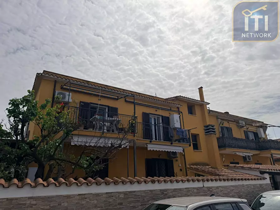 Immagine 1 di Appartamento in vendita  in Via Don Giovanni Calabria a Roma