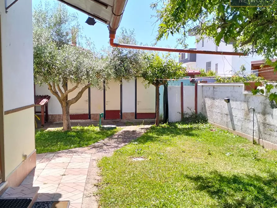 Immagine 24 di Villa in vendita  in via Beato Padre Pio a Nettuno