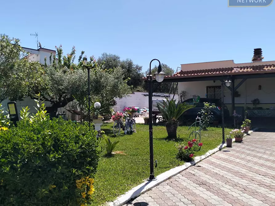 Immagine 37 di Villa in vendita  in via Beato Padre Pio a Nettuno