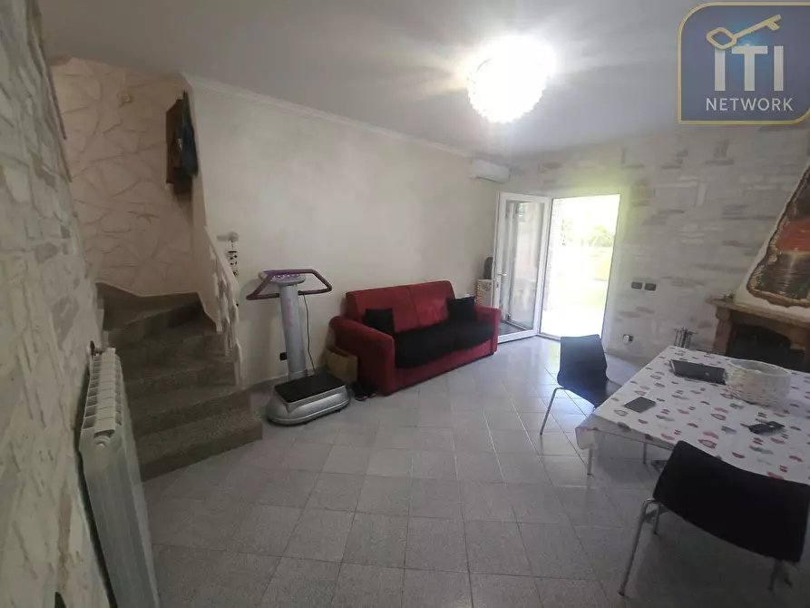 Immagine 7 di Villa in vendita  in via Renato fucini a Anzio