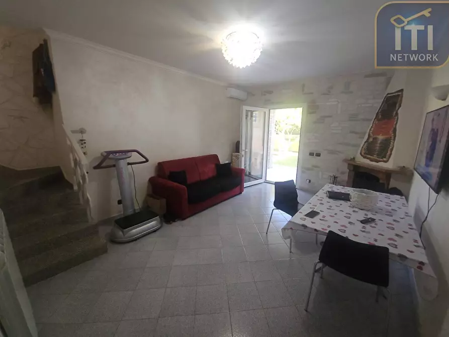 Immagine 8 di Villa in vendita  in via Renato fucini a Anzio