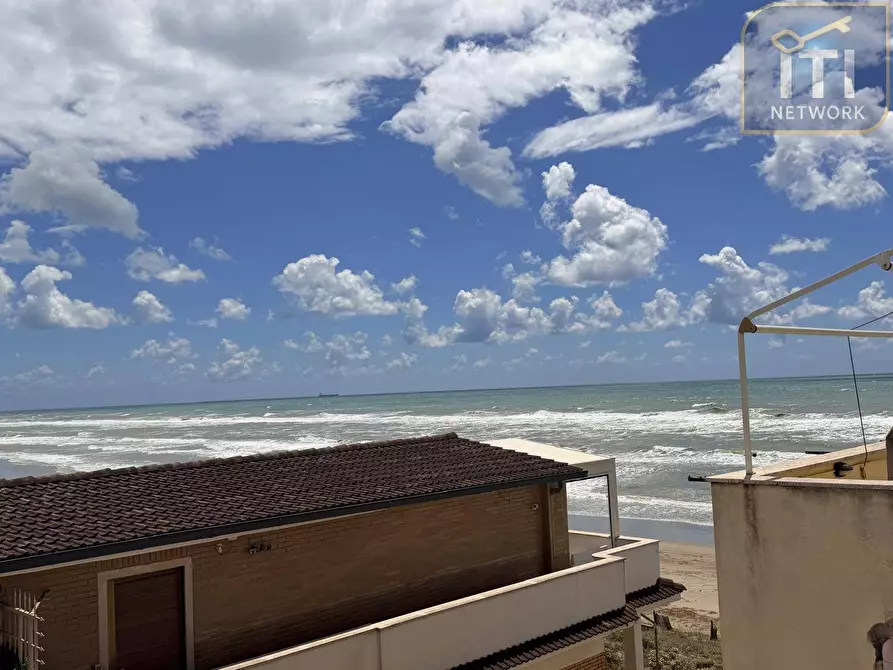 Immagine 3 di Appartamento in vendita  in Lungomare delle Sirene a Pomezia
