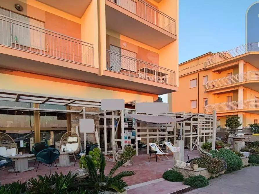 Immagine 2 di Attività commerciale in vendita  in lungomare delle meduse a Pomezia