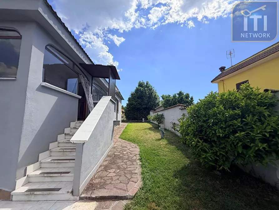 Immagine 19 di Villa in vendita  in Via Marta a Aprilia