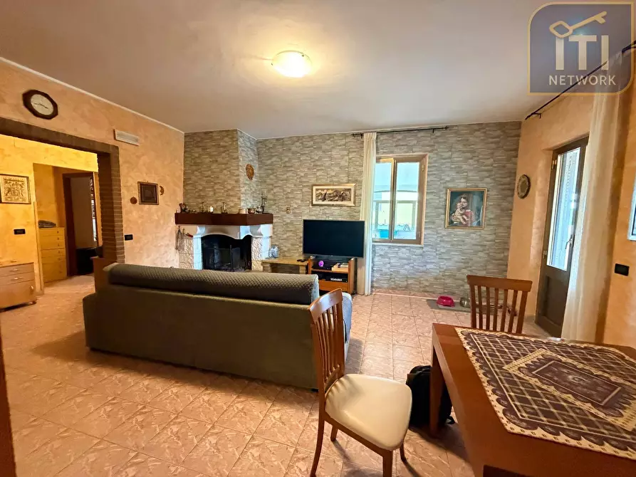 Immagine 37 di Villa in vendita  in Via Marta a Aprilia