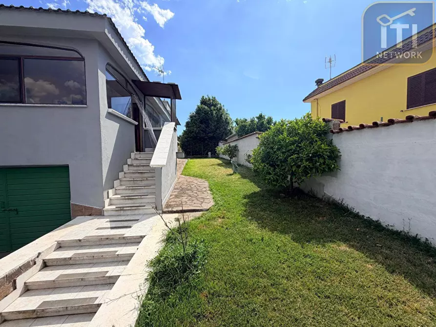 Immagine 18 di Villa in vendita  in Via Marta a Aprilia