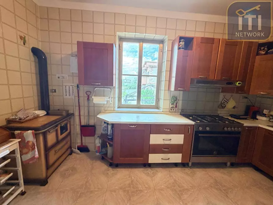 Immagine 41 di Villa in vendita  in Via Marta a Aprilia