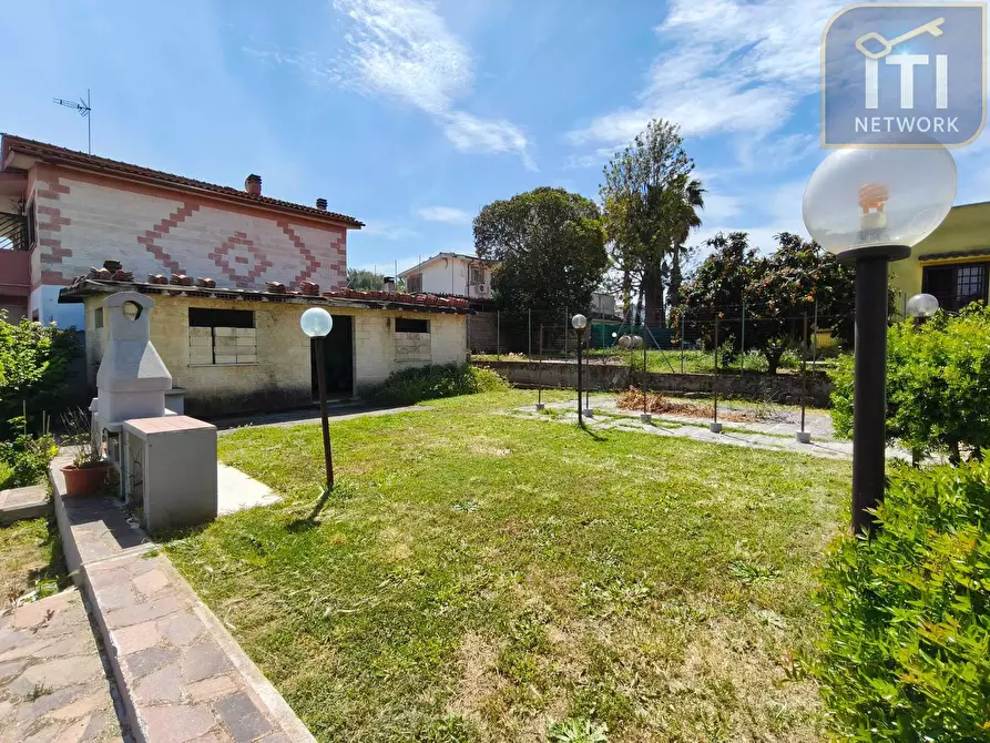 Immagine 22 di Villa in vendita  in Via Marta a Aprilia